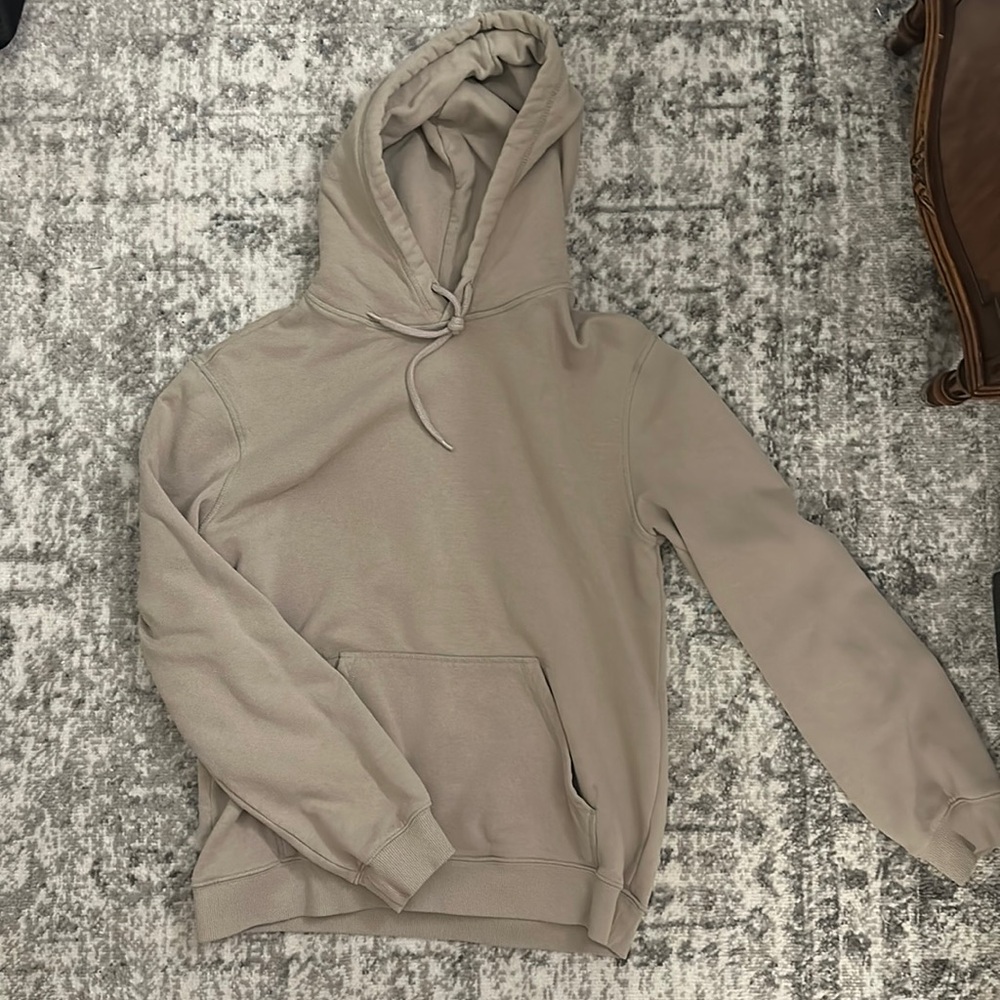 Brown H&M men’s hoodie